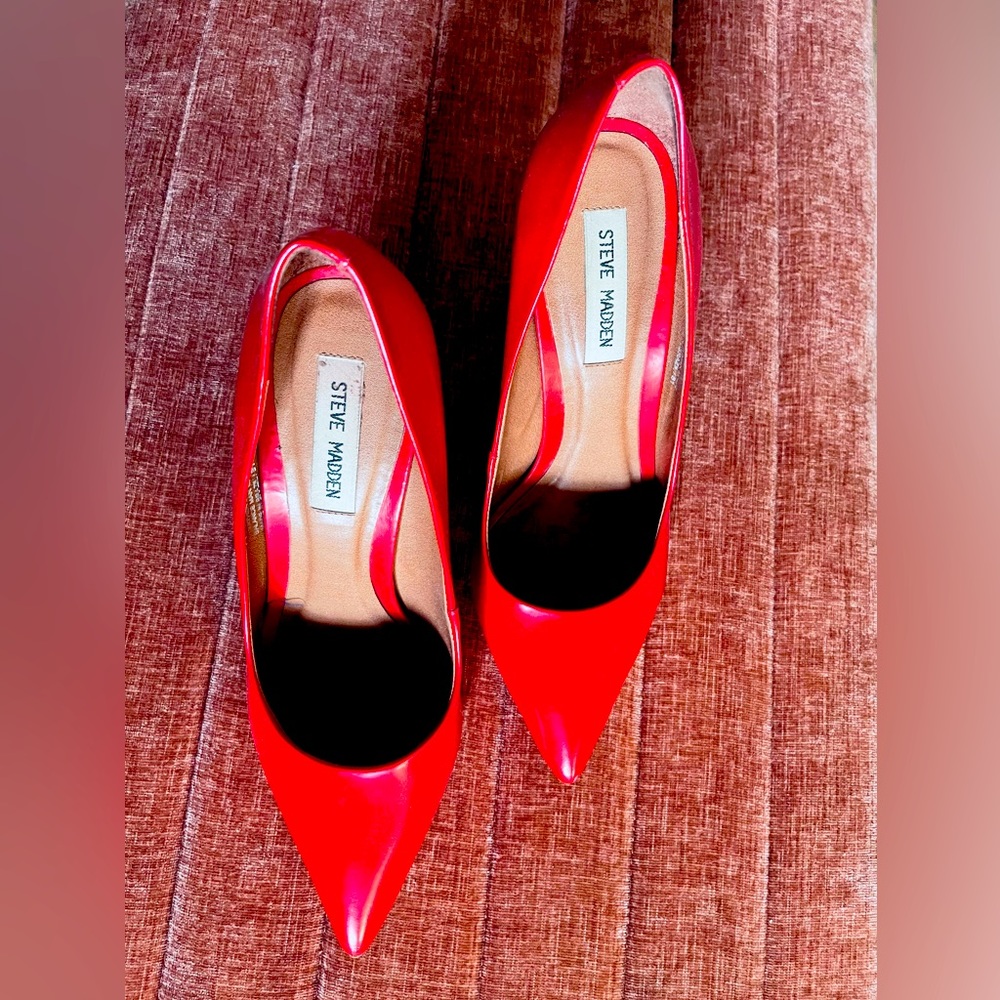 Steven Madden Red Pumps
